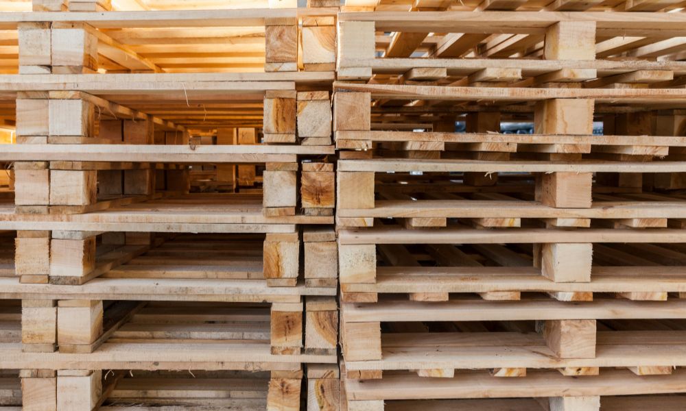 Signs It’s Time To Replace Your Wooden Pallets