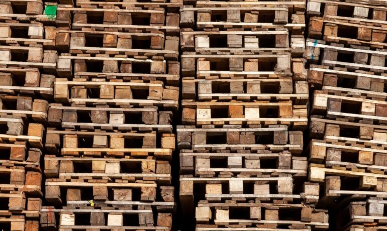 Must-Know Safety Regulations When Handling Pallets