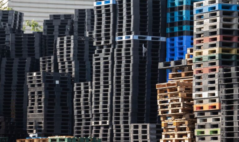 The Average Weights of Different Types of Pallets