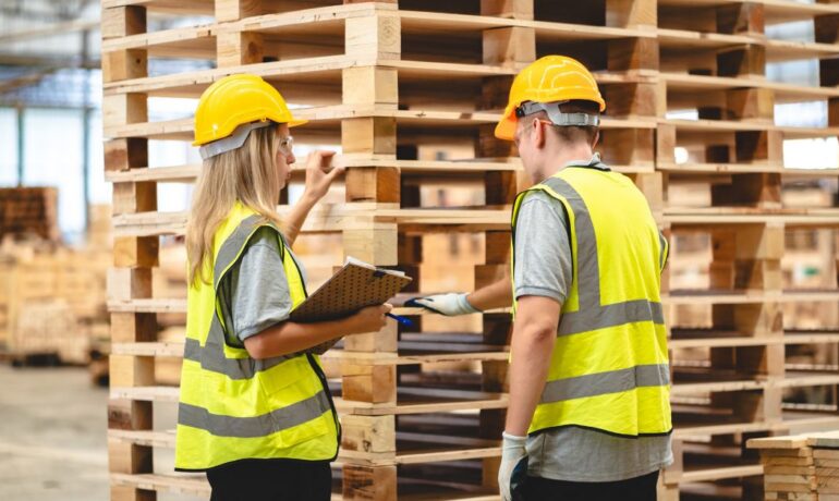 How To Train Employees on Proper Pallet Handling Techniques