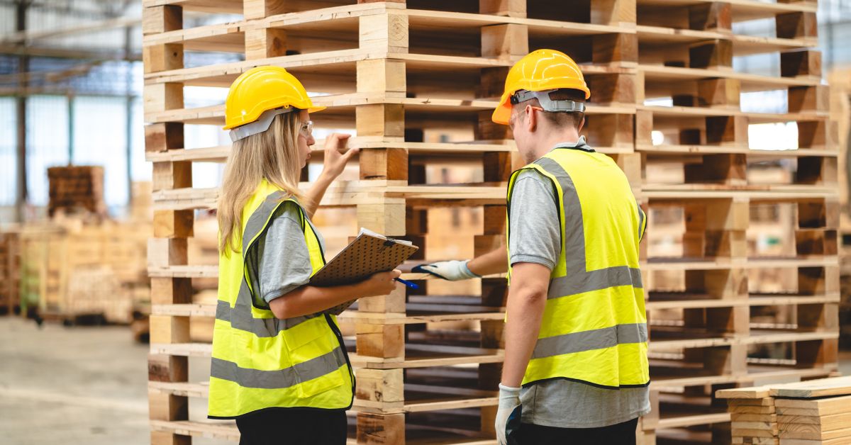How To Train Employees on Proper Pallet Handling Techniques