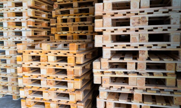 Common Signs of Structural Weakness in Wooden Pallets