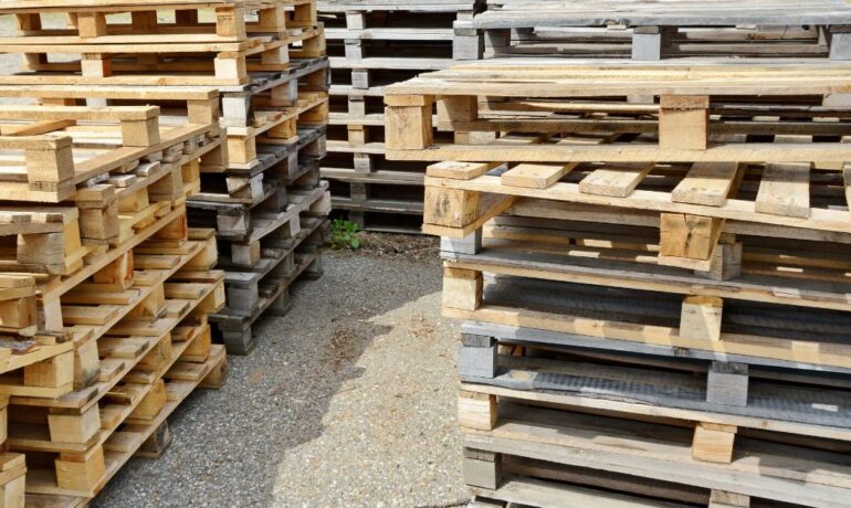 Ways Recycled Pallets Can Reduce Procurement Volatility